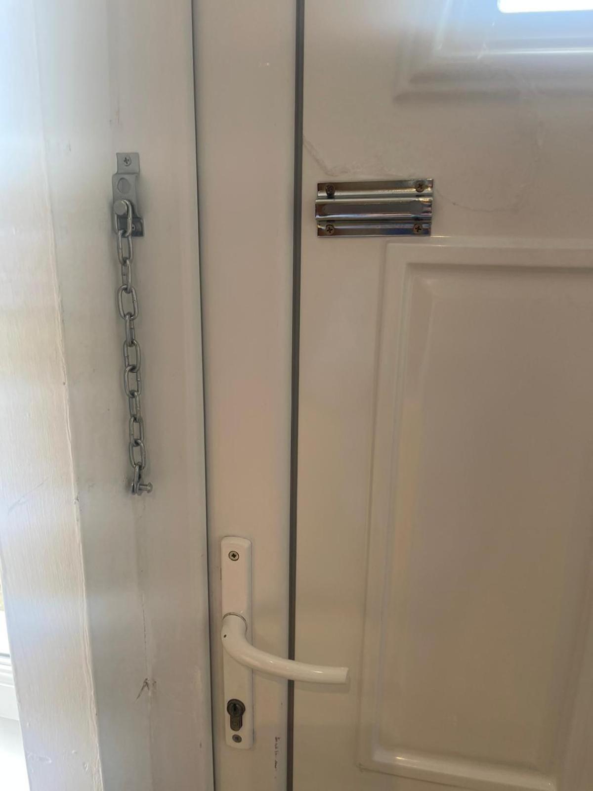 One Bedroom In Spacious Bungalow, Free Parking & Private Entrance Edimburgo Esterno foto